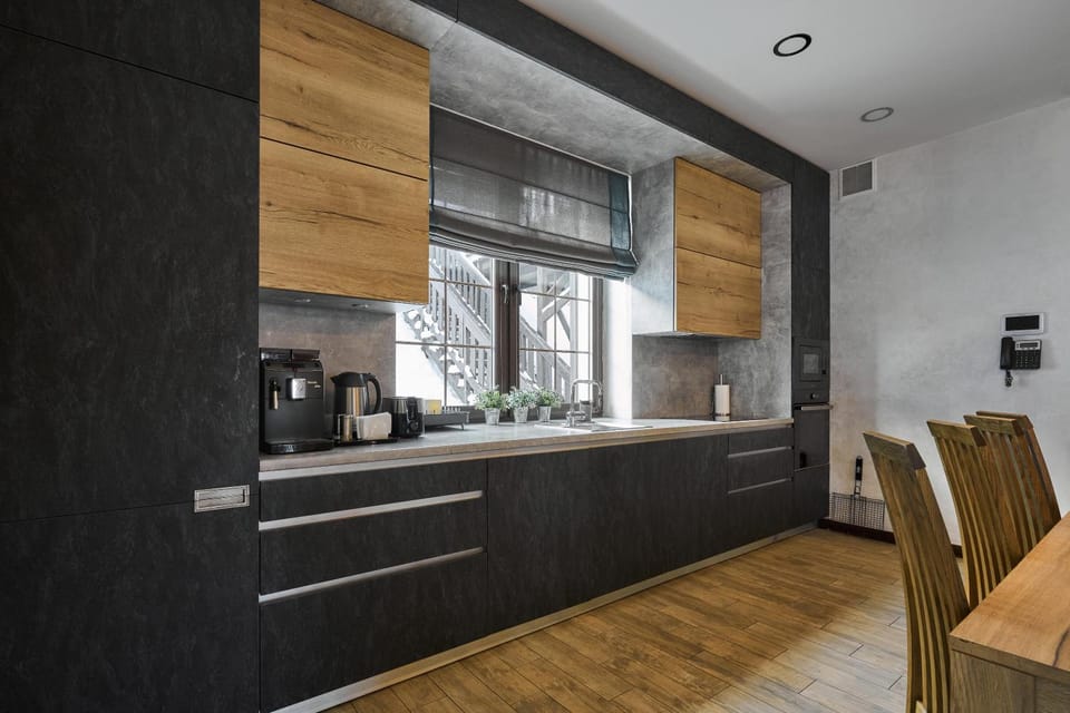 Coffee/tea facilities, Kitchen or kitchenette, Dining area, oven