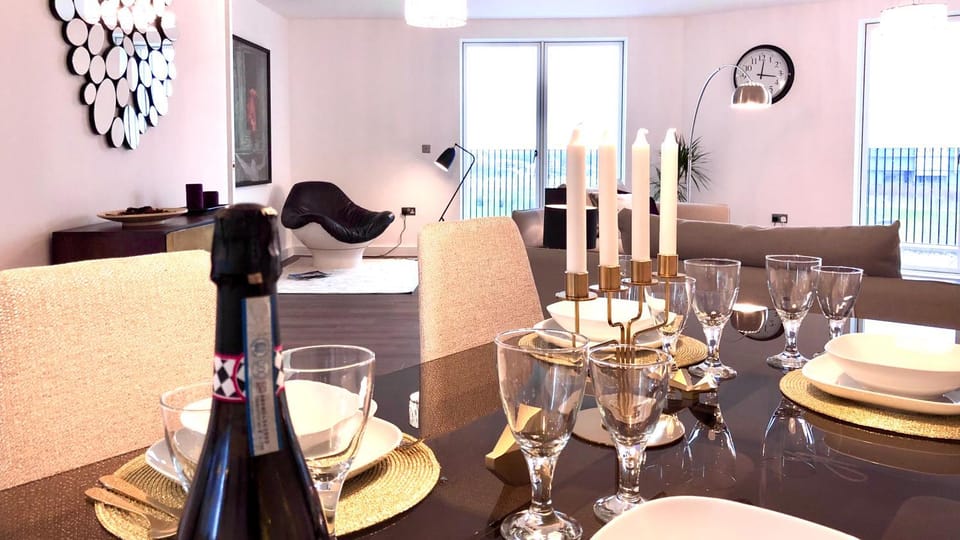 Living room, Photo of the whole room, Dining area