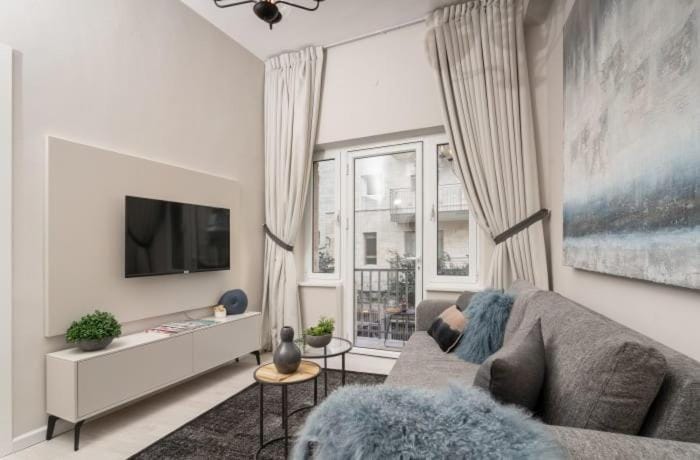 Ben Yehuda Pearl by TISHREI Apartment in Jerusalem