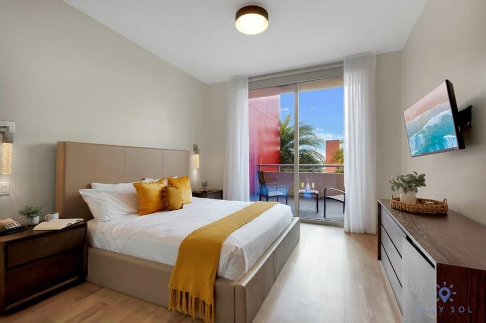 Condo Resort - Best Stay - Balcony - Rooftop pool - Gym Apartment in Hollywood Beach