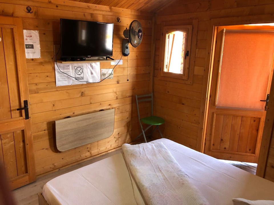 Casutele Deny Băile Figa cu aer condiționat House in Cluj County