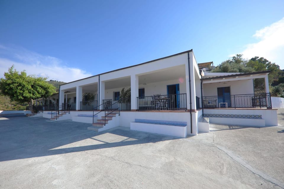 Property building, Balcony/Terrace