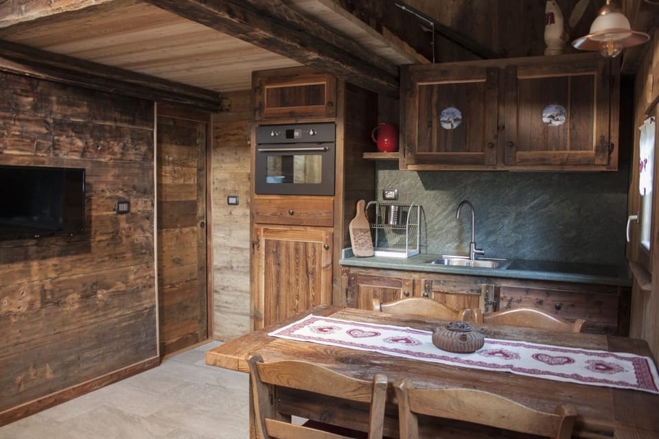 TV and multimedia, Kitchen or kitchenette, Dining area