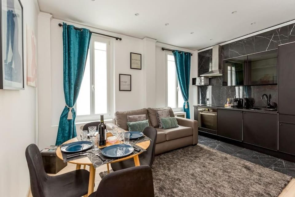 Suite Paris, Tour Eiffel, Champs Elysées Apartment in Paris