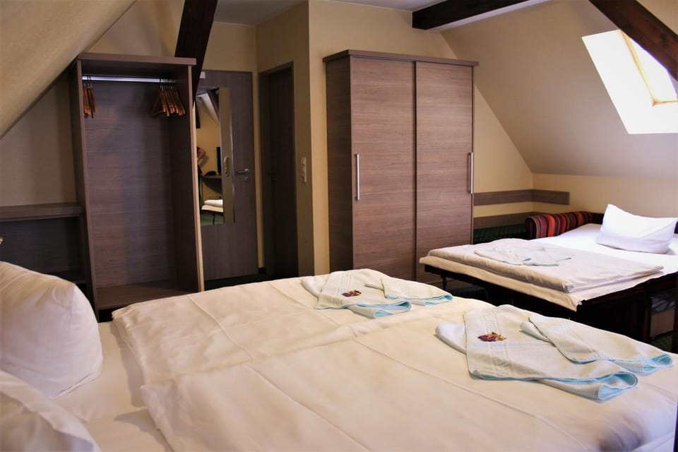 Other, Decorative detail, Family