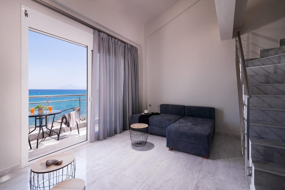 Living room, Sea view