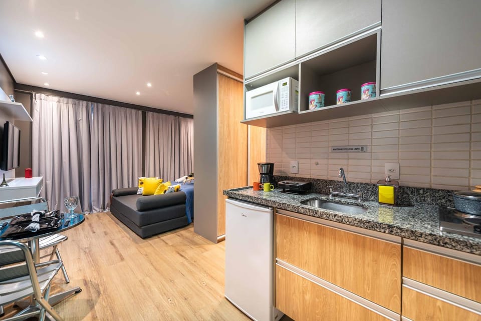 Kitchen or kitchenette, Living room, Seating area, Dining area, minibar, stove