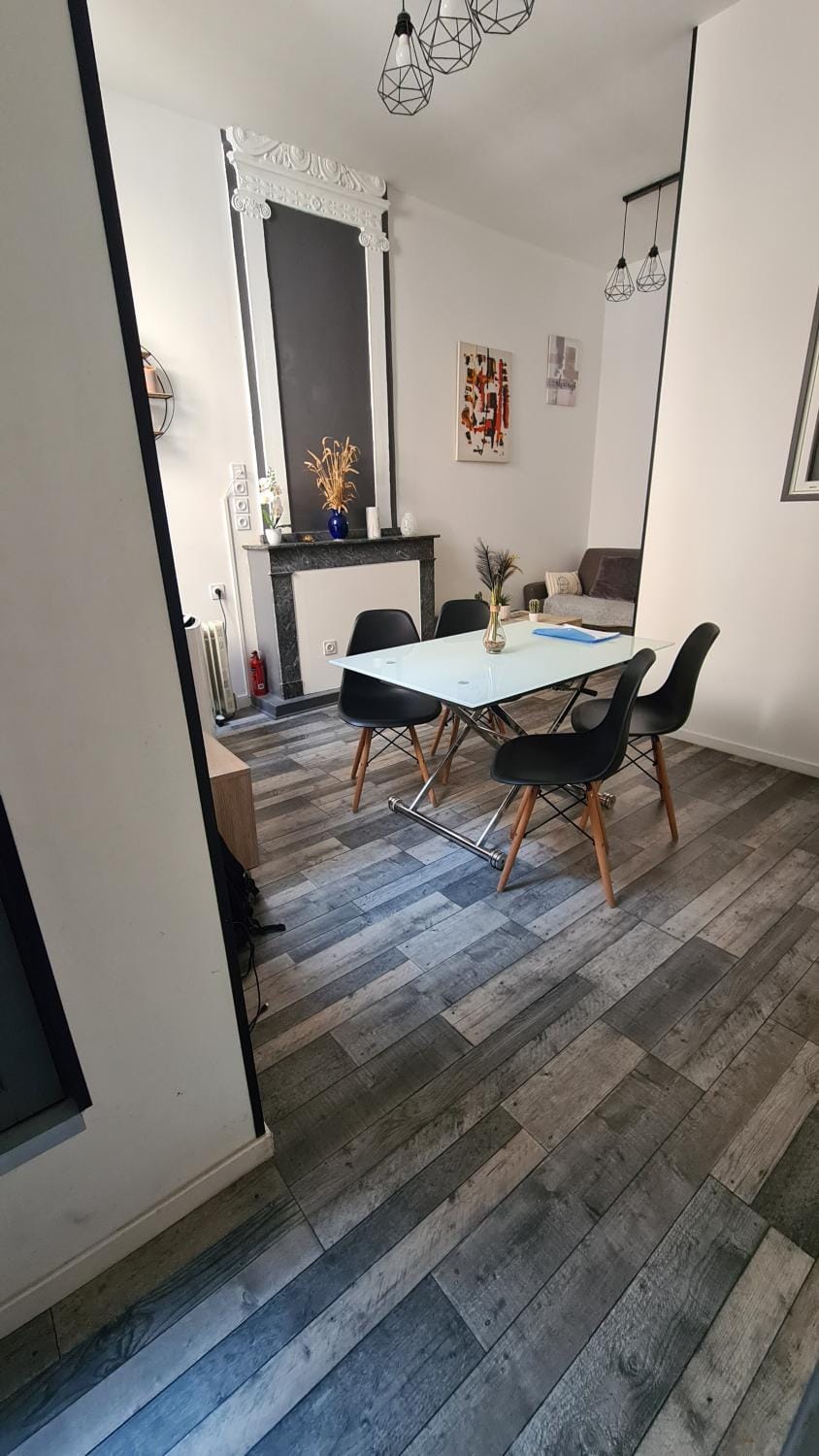 Appartement cosy avec balnéo, balcon, clim à 15 min de la Cité Apartment in Carcassonne