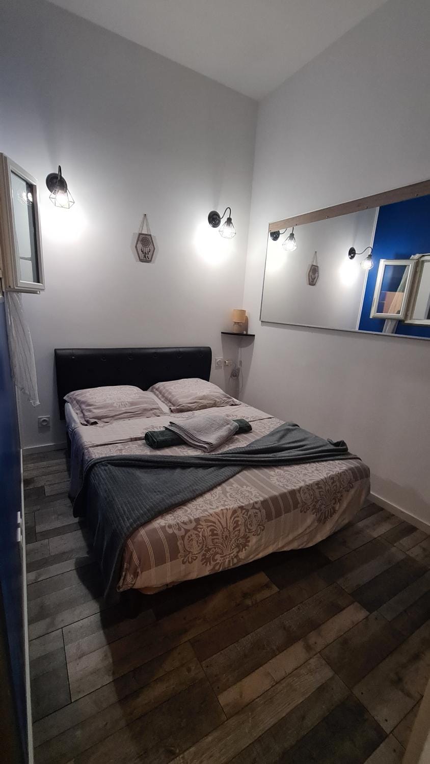 Appartement cosy avec balnéo, balcon, clim à 15 min de la Cité Apartment in Carcassonne