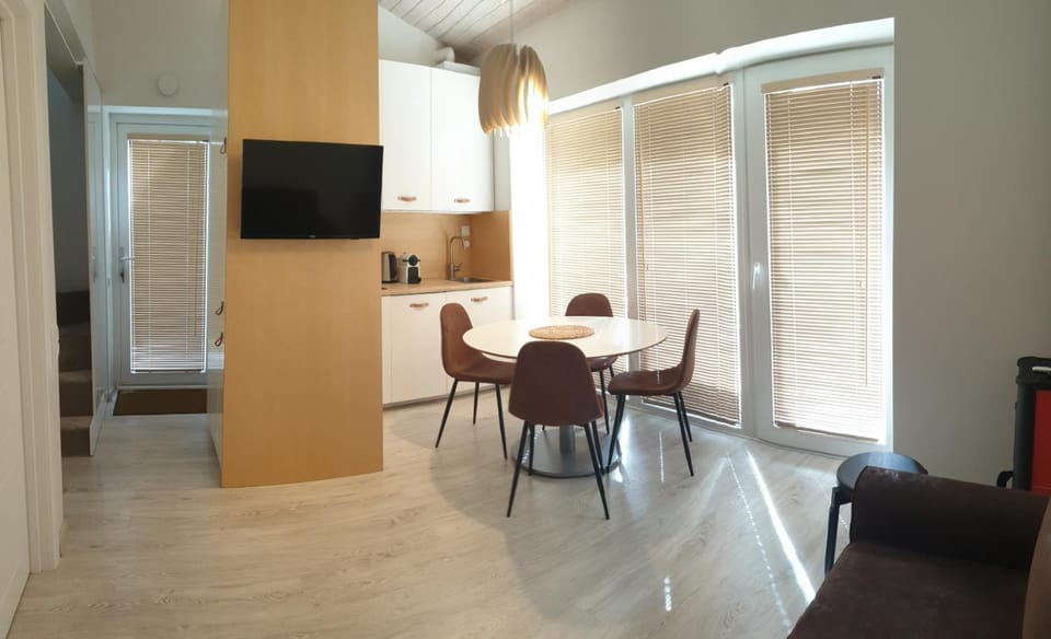 Kitchen or kitchenette, Living room, Dining area