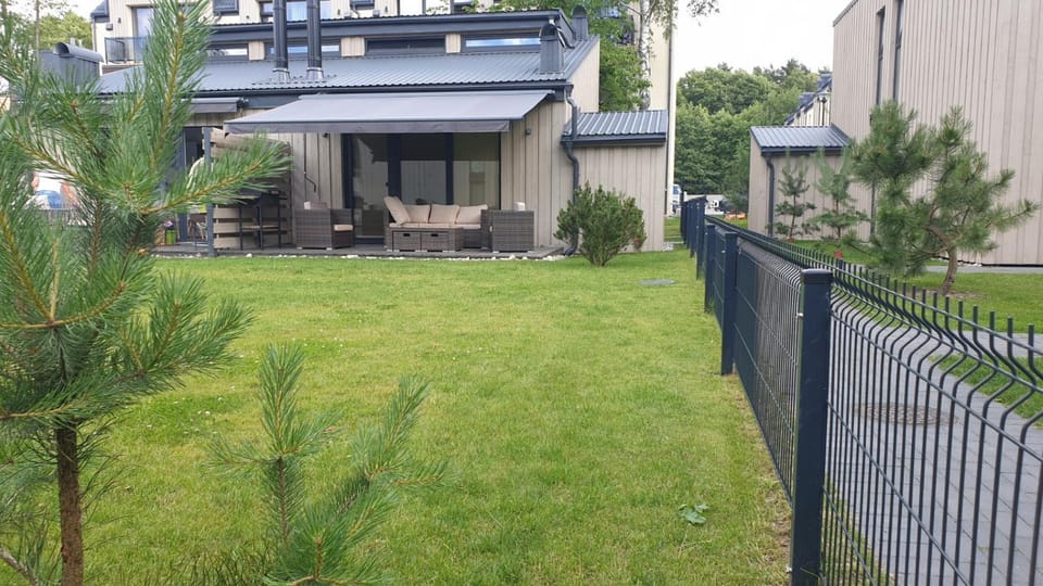 Facade/entrance, BBQ facilities, Balcony/Terrace