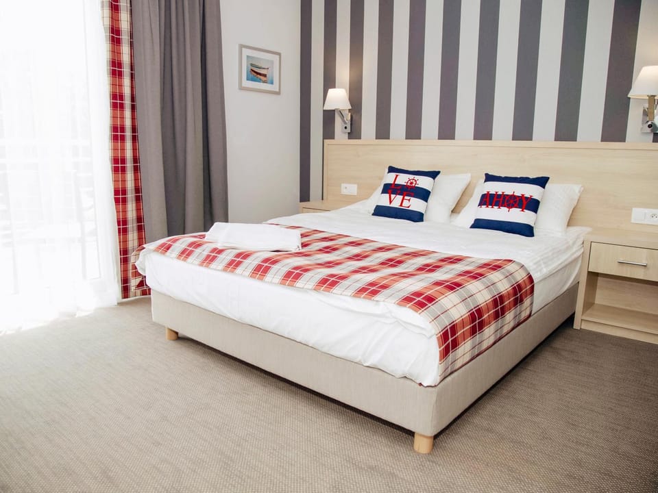 Bed, View (from property/room), Balcony/Terrace, Other, Photo of the whole room, Decorative detail, Bedroom, On site