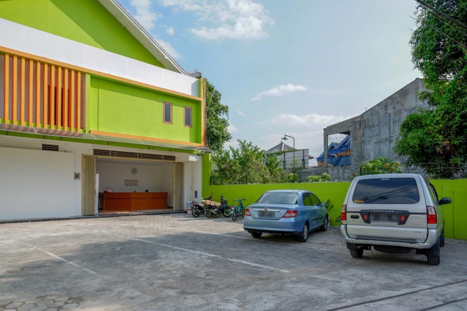 Facade/entrance