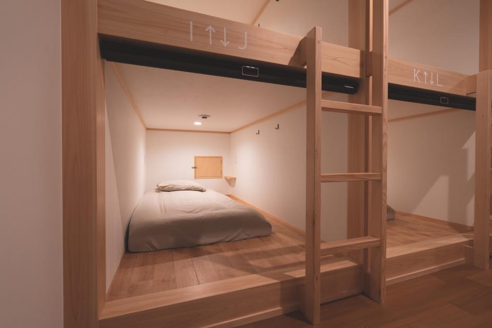 Bedroom, bunk bed