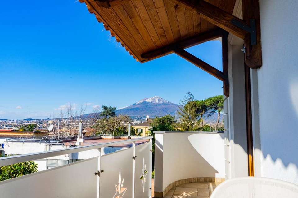 Natural landscape, View (from property/room), Balcony/Terrace, Mountain view