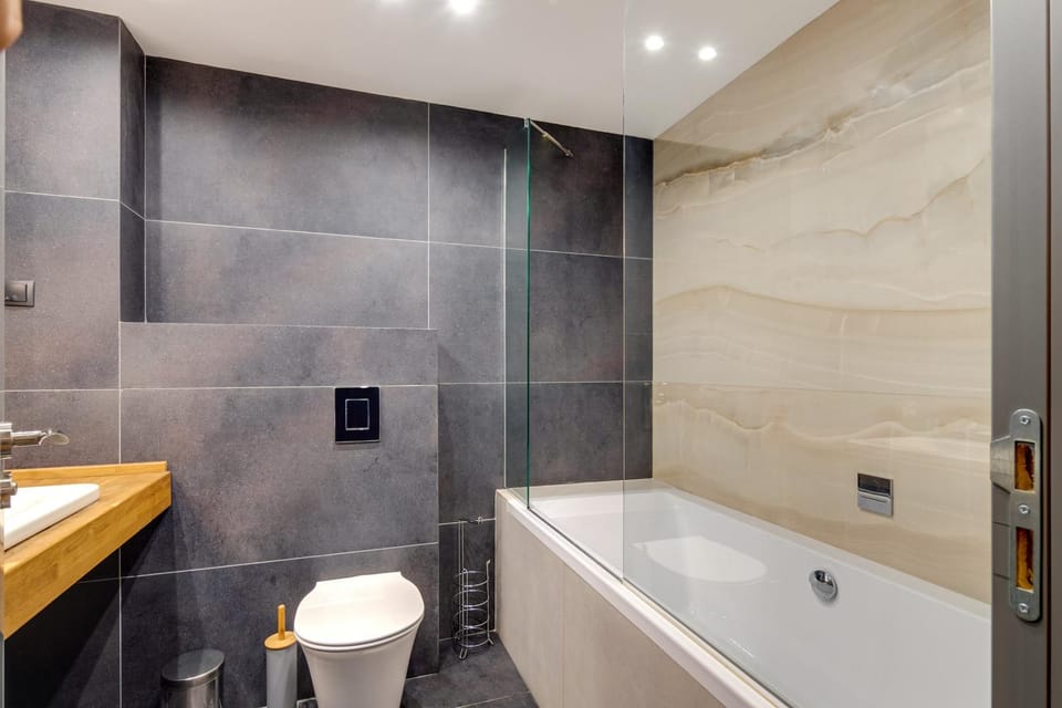 Bathroom, Bath