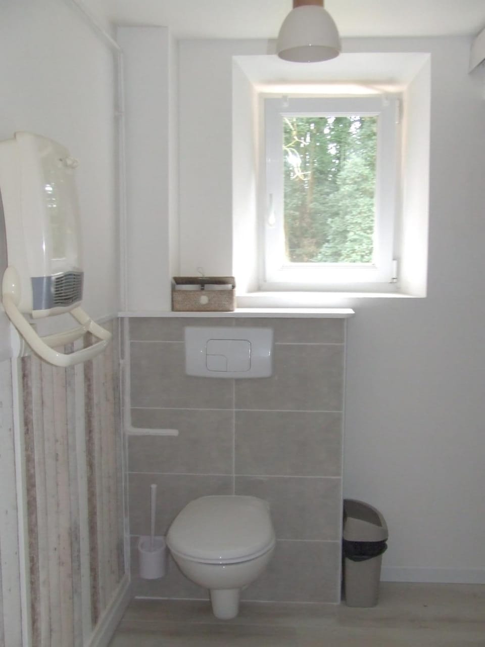 Toilet, Property building