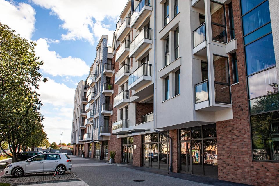 Facade/entrance, Balcony/Terrace, Street view, Family