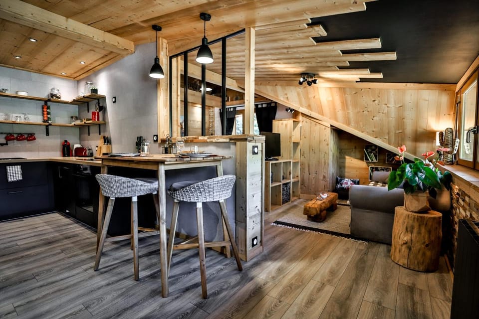 Kitchen or kitchenette, Living room