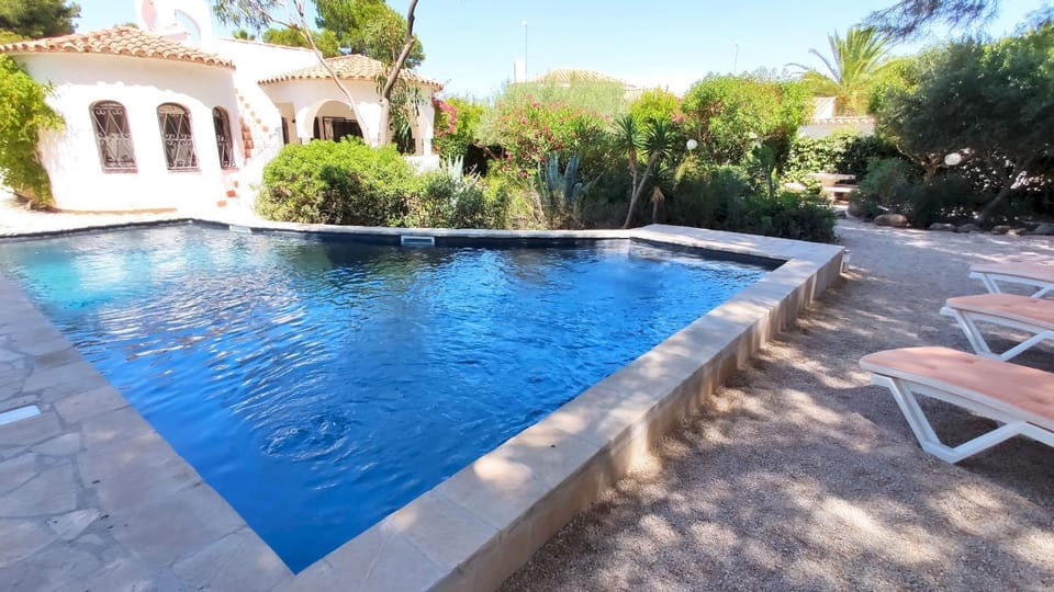 Swimming pool, Swimming pool