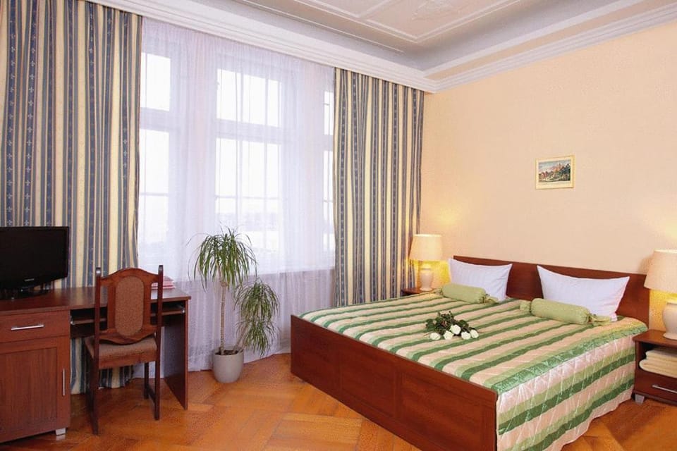 Bed, Photo of the whole room