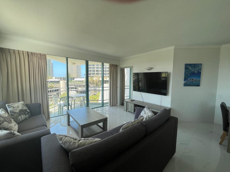 Crown Towers Apartment in Surfers Paradise Boulevard