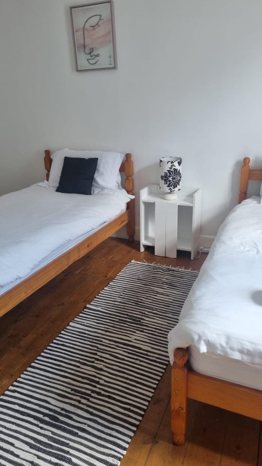 Cosy Old House Free Parking Close To Town & Beach Apartment in Bournemouth