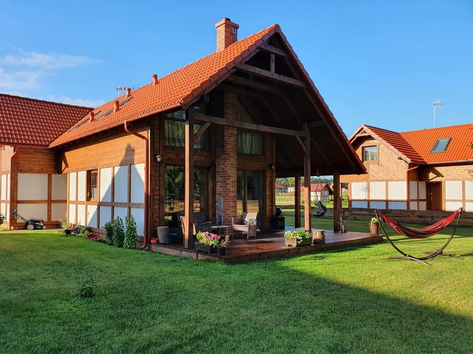 Domek z basenem nad jeziorem Gwiazdy, Ostoja Bukowo, Kaszuby Nature lodge in Pomeranian Voivodeship