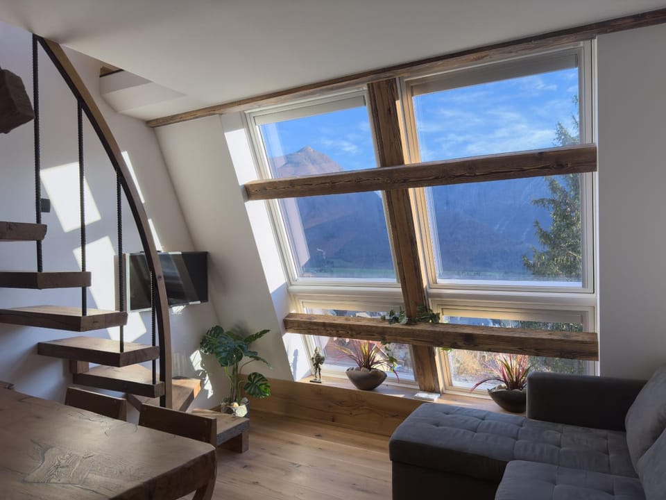 Evening entertainment, Mountain view