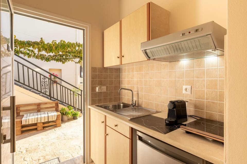 Garden Studios Apartment in Katastari