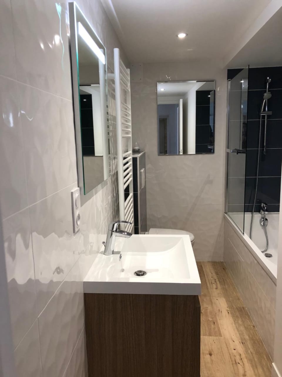 Bathroom, Bath, hair dryier