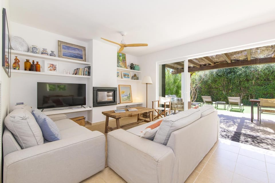 Biniancolla Ginesta House in Balearic Islands