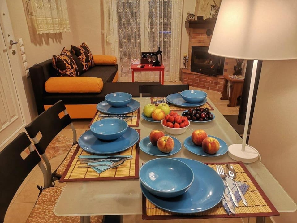 Living room, Dining area, Breakfast