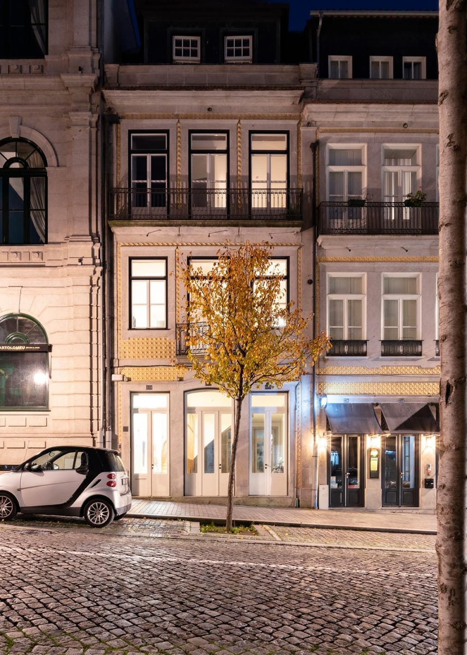 Property building, Facade/entrance, Neighbourhood