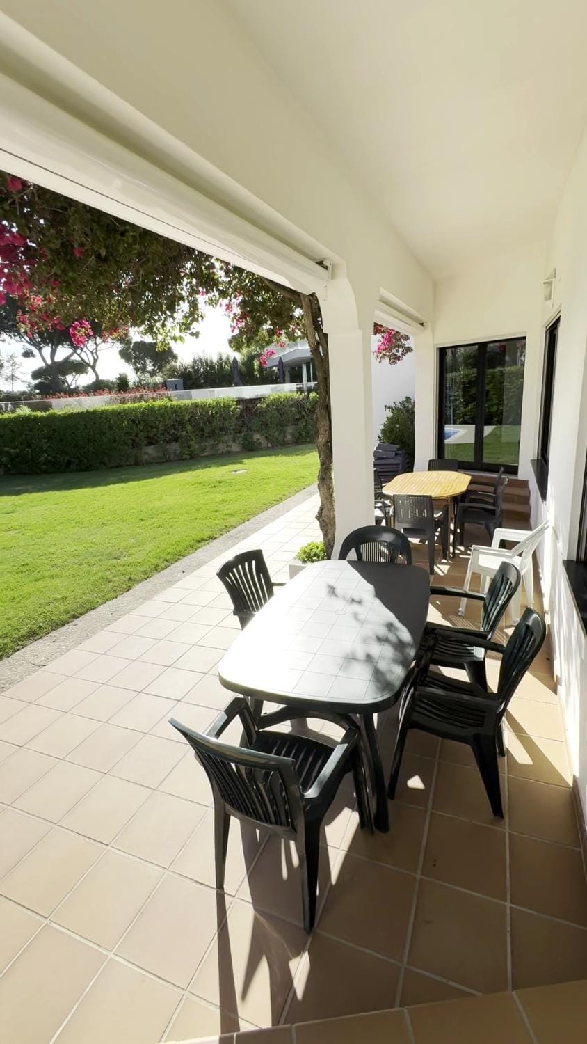 Patio, Garden, Dining area