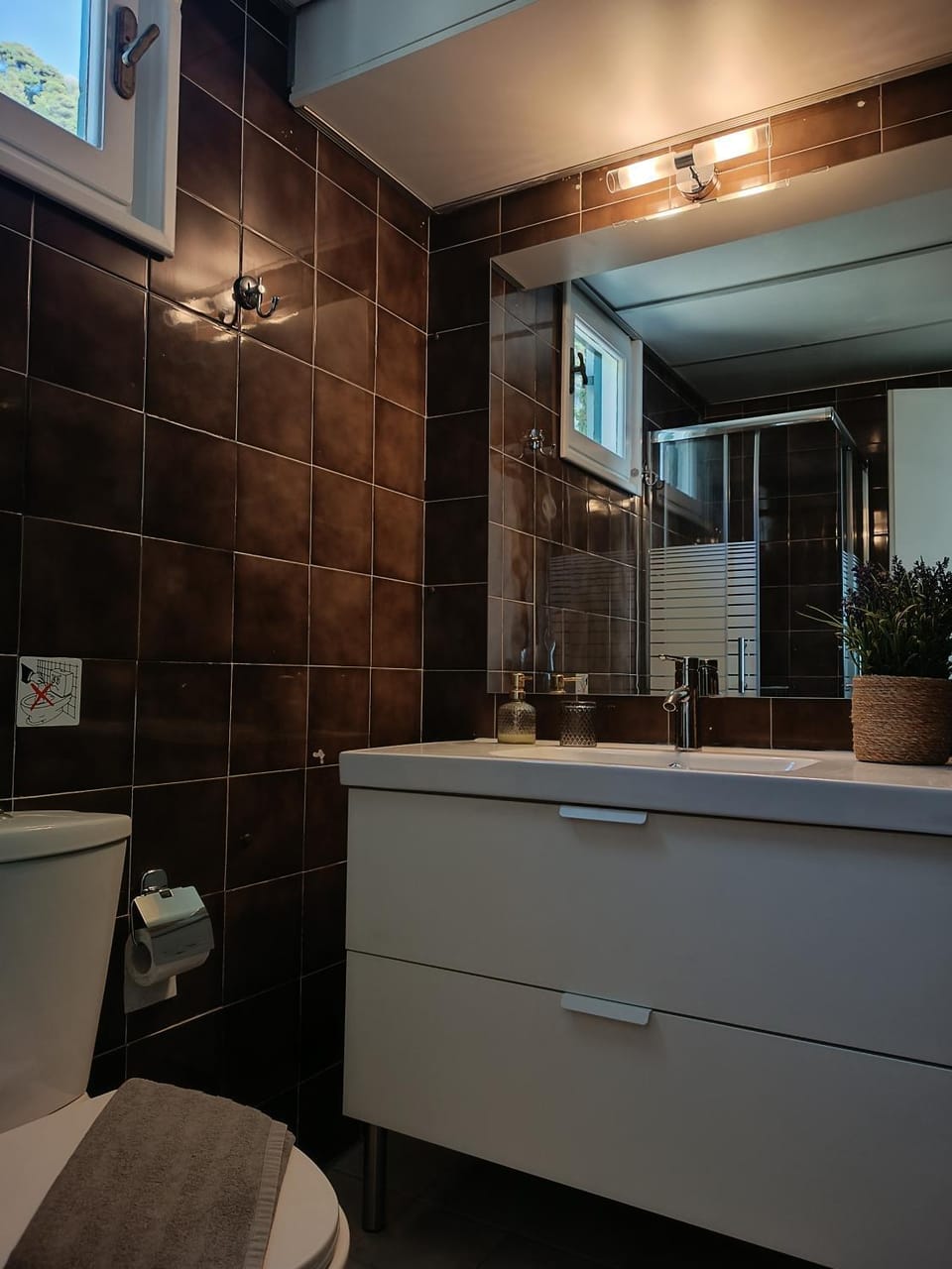 Shower, Bathroom, Mountain view, heating, towels