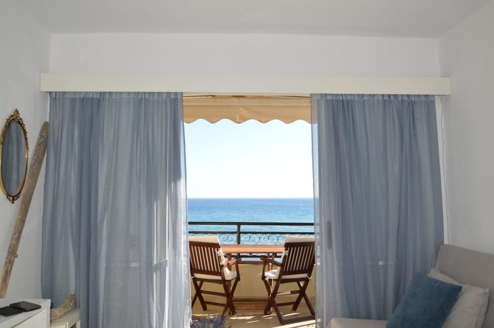 Balcony/Terrace, Living room, Seating area, Sea view, Sea view, Time of day