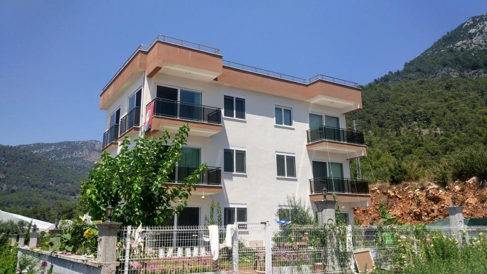 Property building, Facade/entrance, Day, Natural landscape, Mountain view