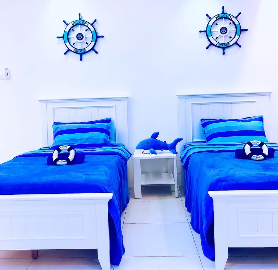 Living room, Bedroom, bunk bed