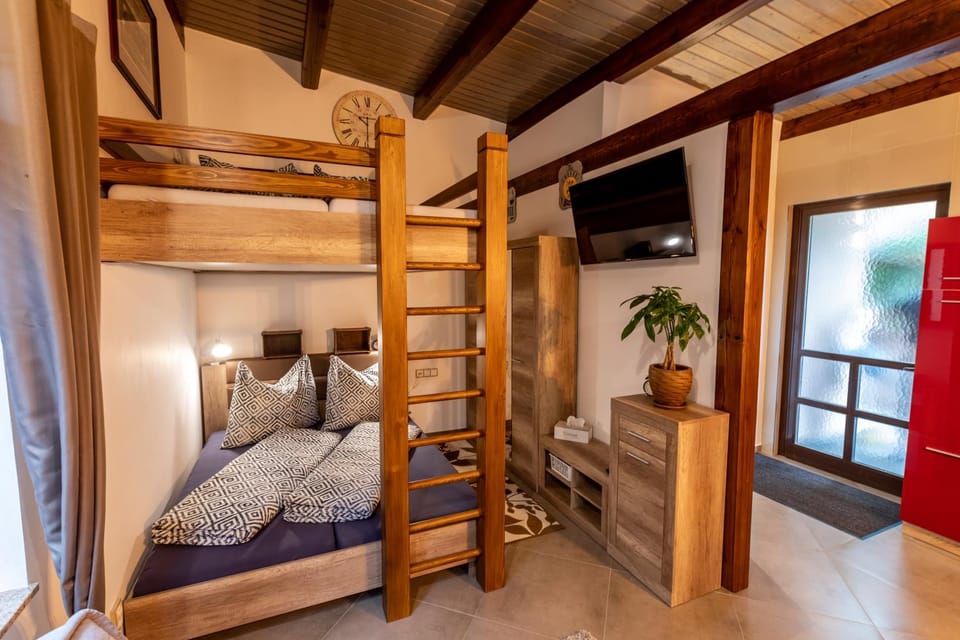 Apartmán POD HRADEM - Vranovská přehrada, Bítov-Horka Apartment in South Moravian Region