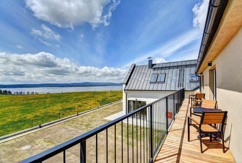 Balcony/Terrace, Lake view