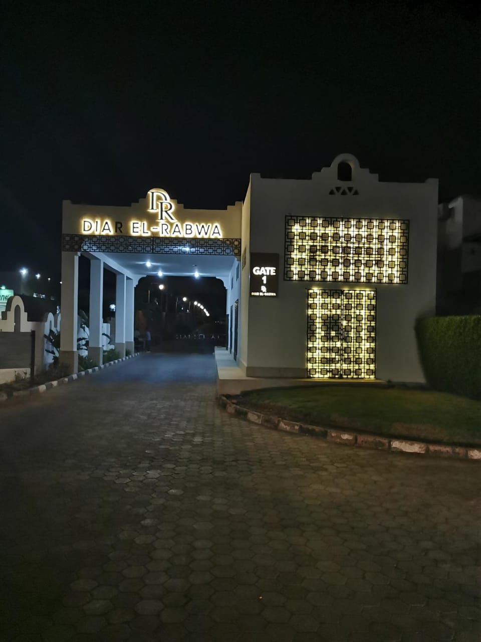 Facade/entrance