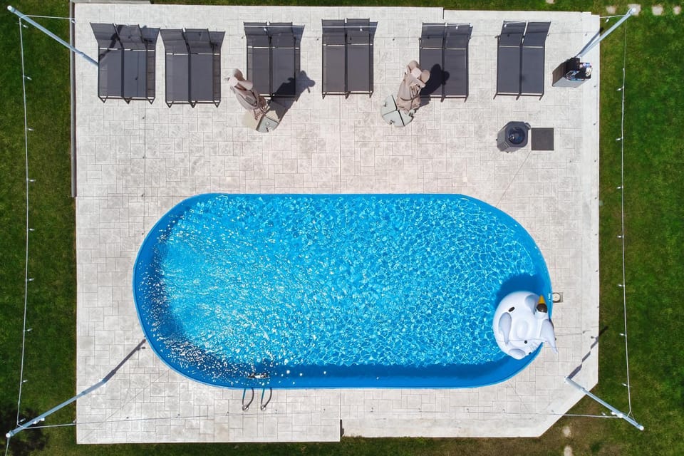 Pool view, Swimming pool, sunbed