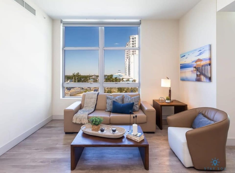 Best Stay - Rooftop Pool - Hollywood Beach Board - walk Apartment in Hollywood Beach