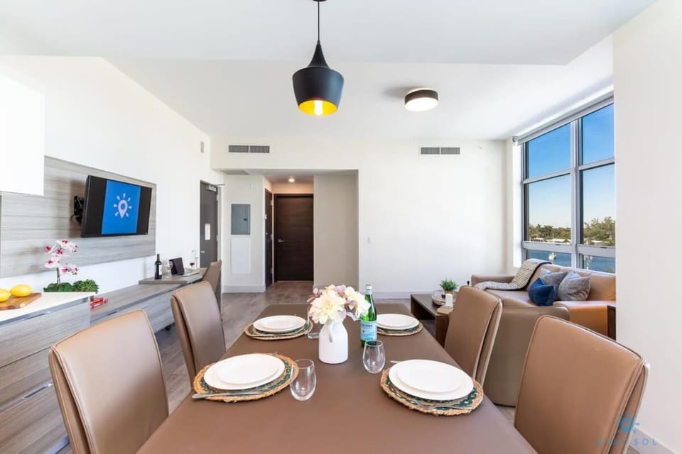 Best Stay - Rooftop Pool - Hollywood Beach Board - walk Apartment in Hollywood Beach