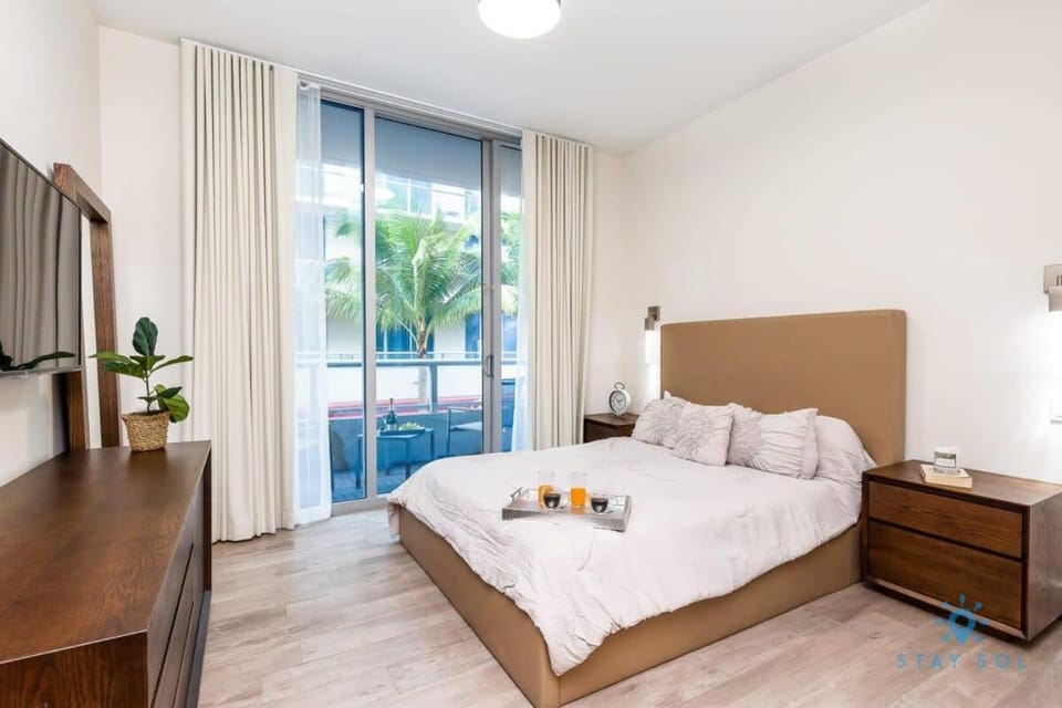 NEW LUXURY Beachfront Condo Resort Apartment in Hollywood Beach