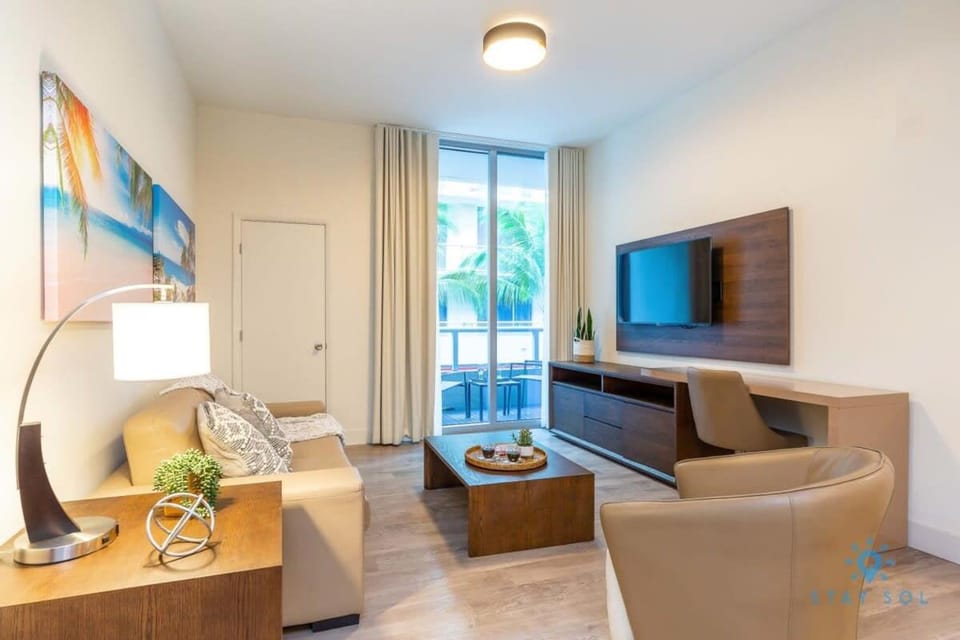 NEW LUXURY Beachfront Condo Resort Apartment in Hollywood Beach