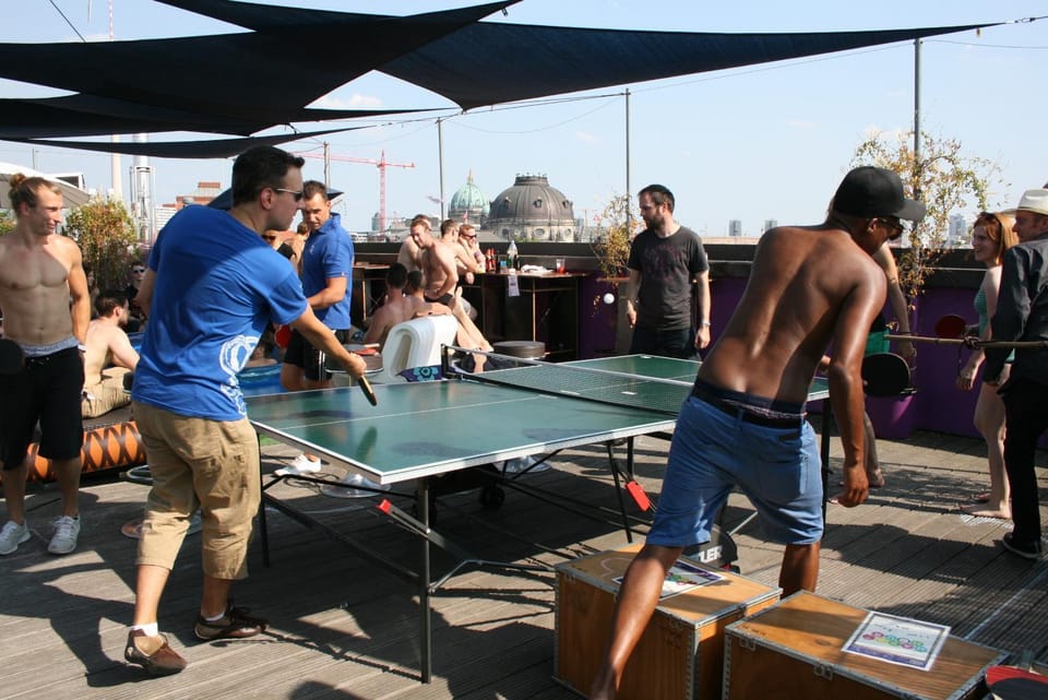 Day, Table tennis, group of guests