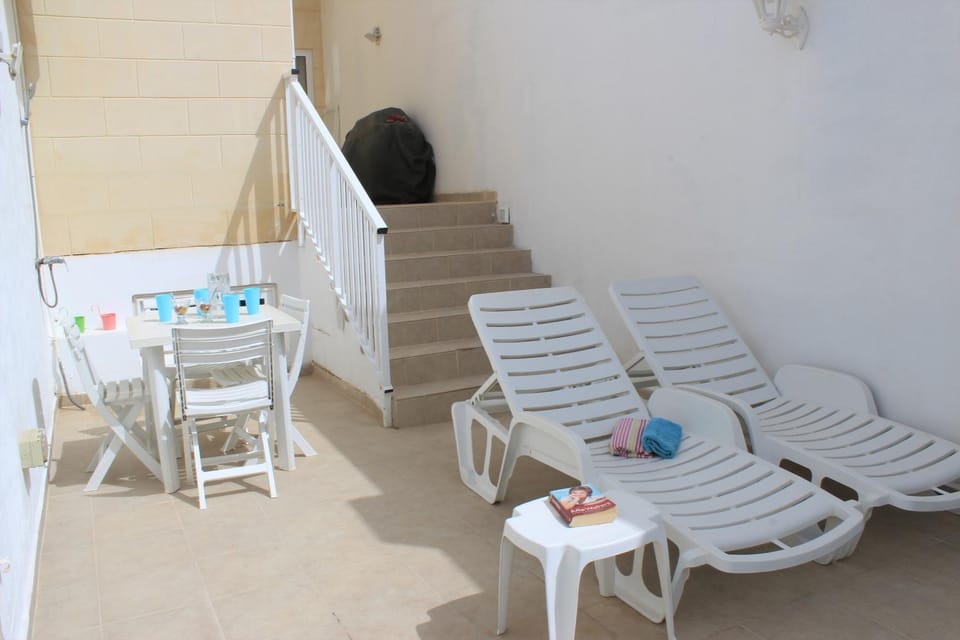 Patio, Day, View (from property/room), Balcony/Terrace, Living room, Seating area, Swimming pool, sunbed