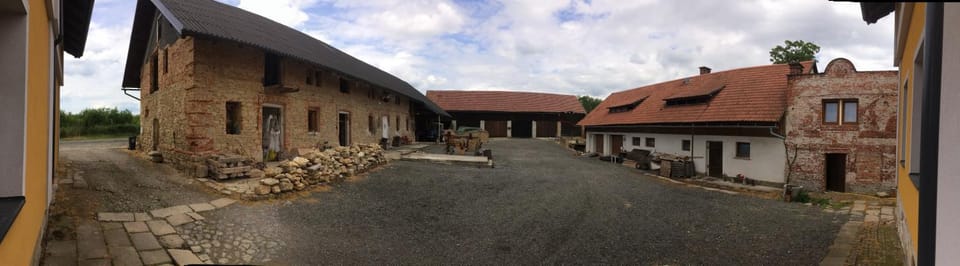 Area and facilities, Area and facilities, Parking
